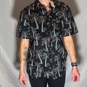 American Eagle Button Up